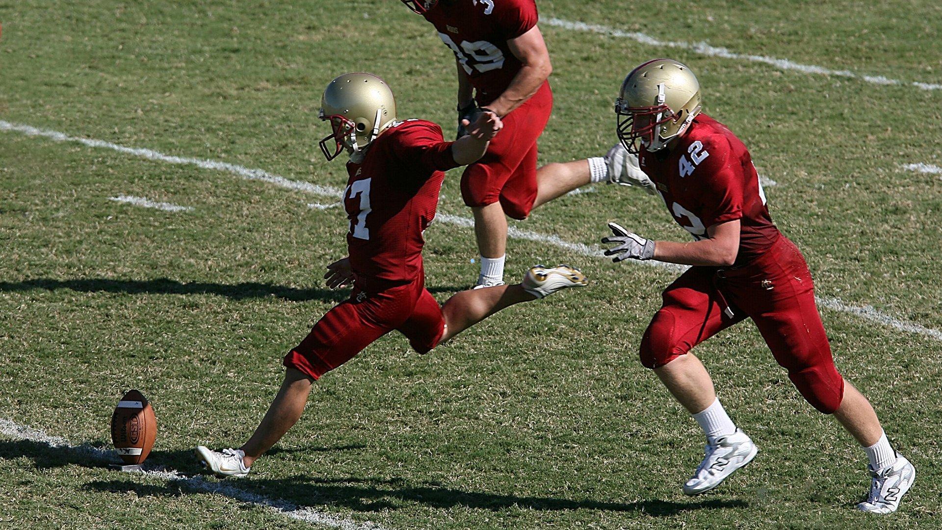 基昂特·乔治遭斯玛特推倒未获吹罚,赛后强调,胜负应由球员决定